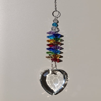 Attrape-soleil Sissi One2K – spirale de cristaux K9 facettés multicolores chakra avec grand prisme taillé en forme de cœur en cristal K9 
