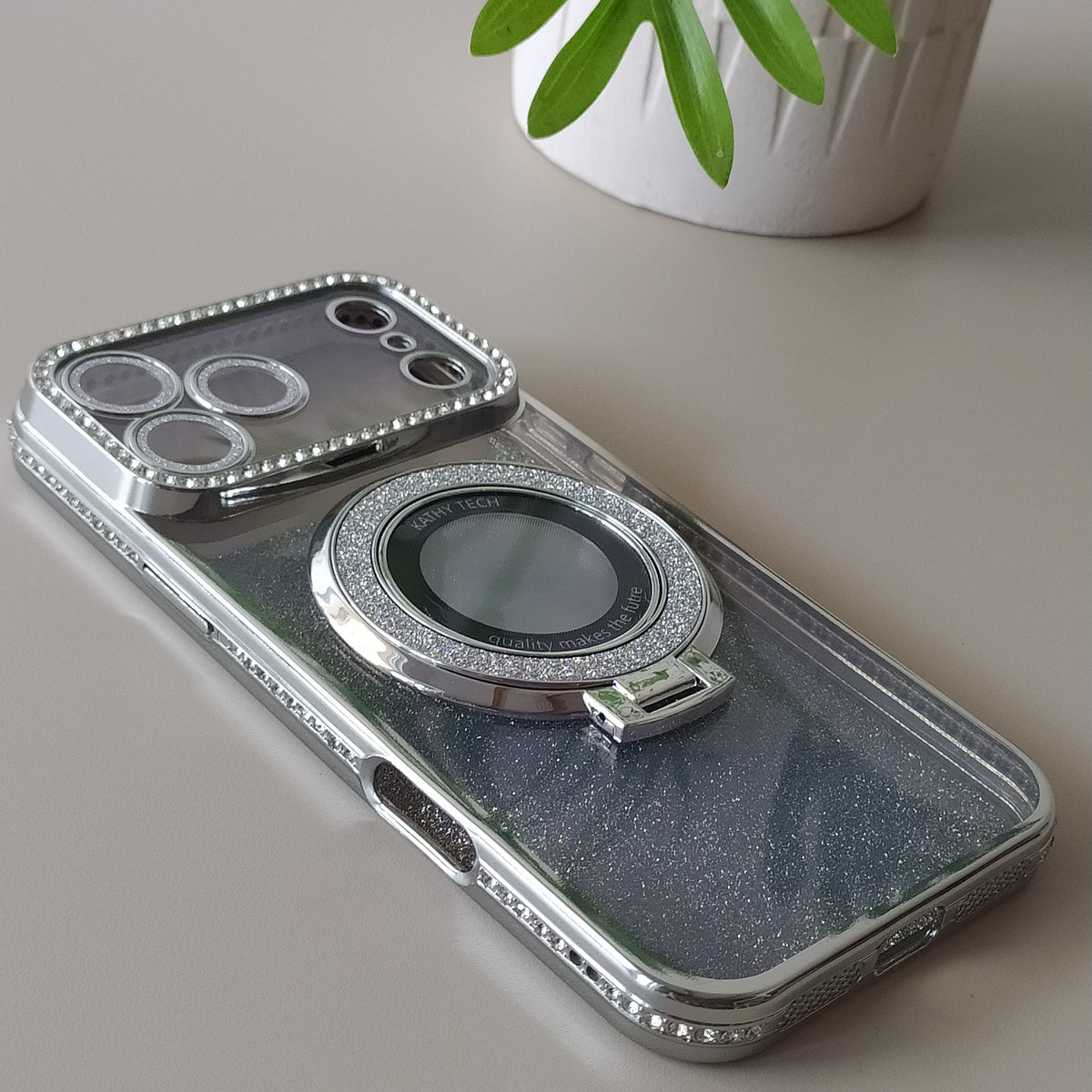 Coque iPhone 17 Pro Cristal Chic argent One2K – deuxième vue présentation

